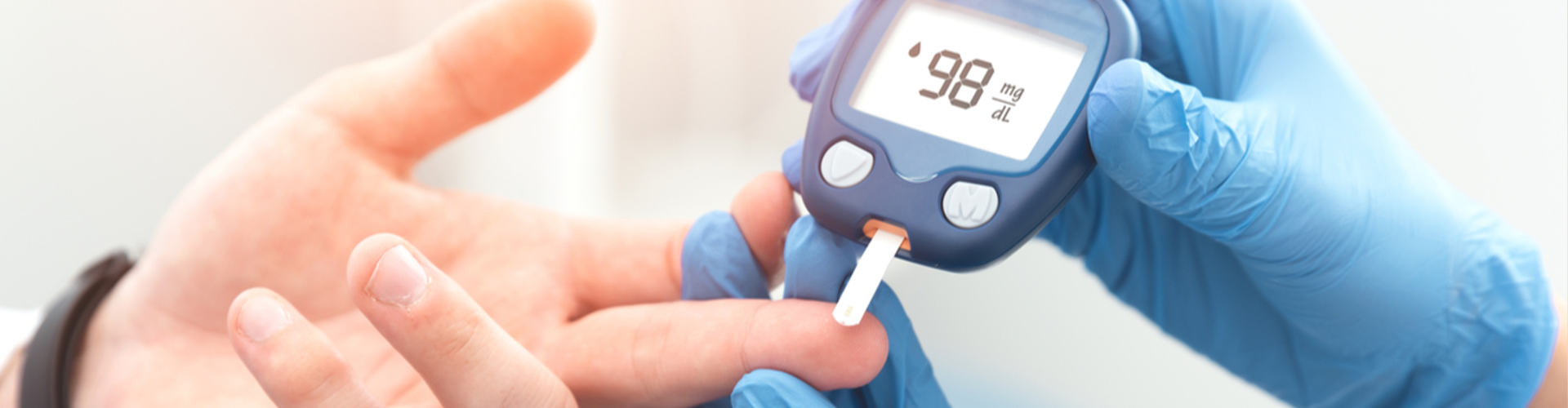 Finger and blood sugar machine 